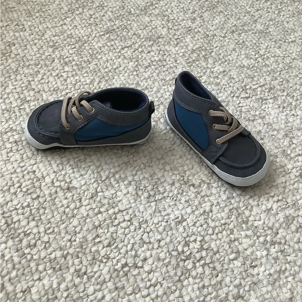 NWOT Carters Gray Blue Early Walker Sneakers Elastic Strings 9-12 Months
